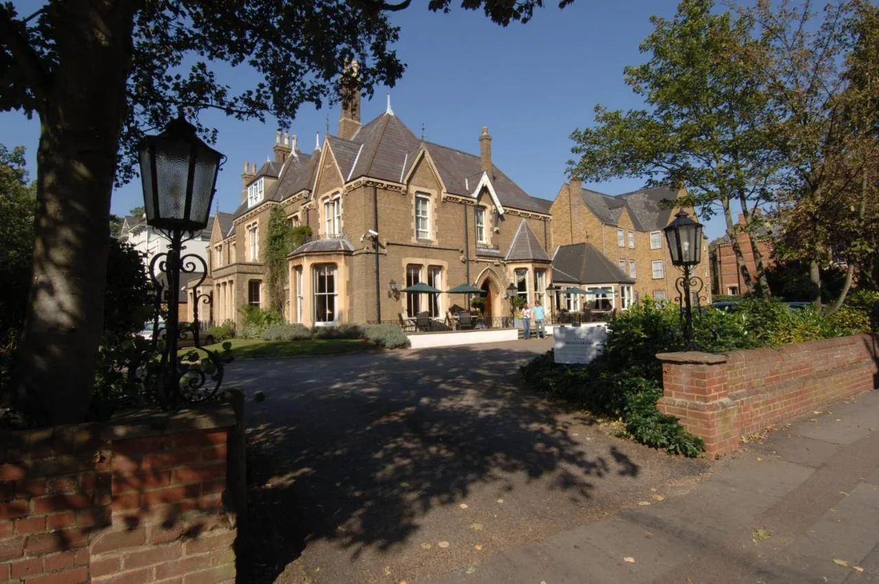 The Victorian brick exterior of Cotswold Lodge Hotel on Banbury Road, Oxford