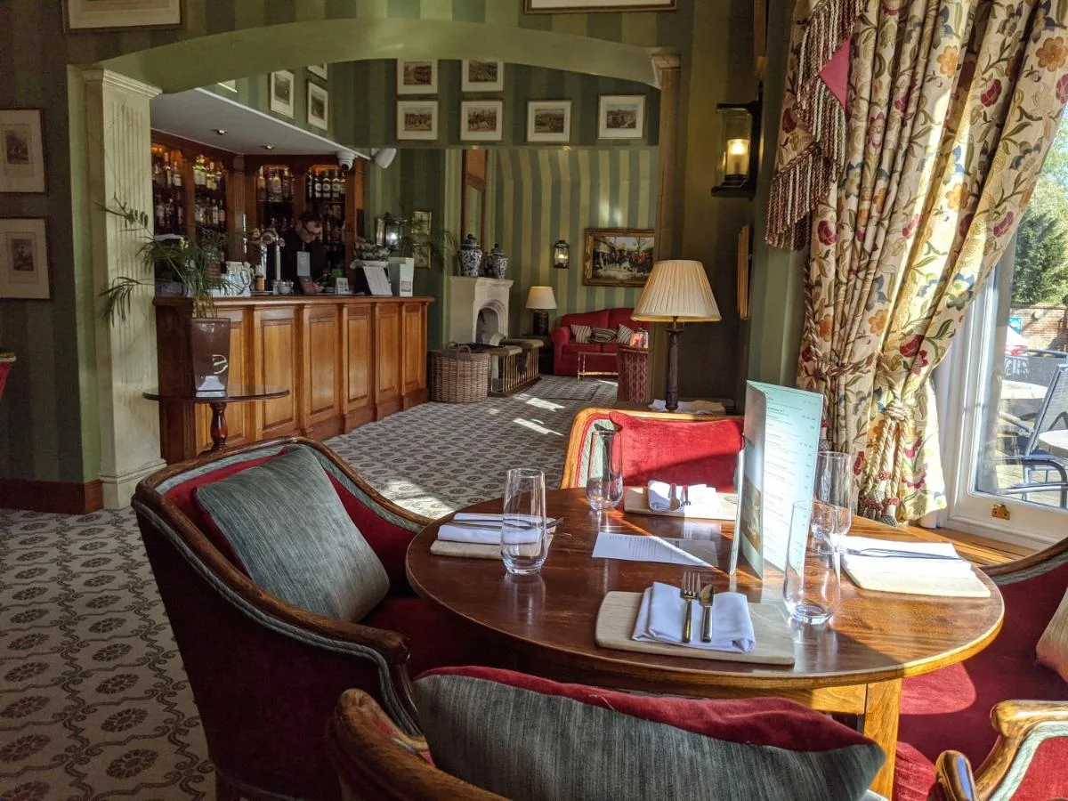 A quiet dining area at Cotswold Lodge Hotel near Oxford University